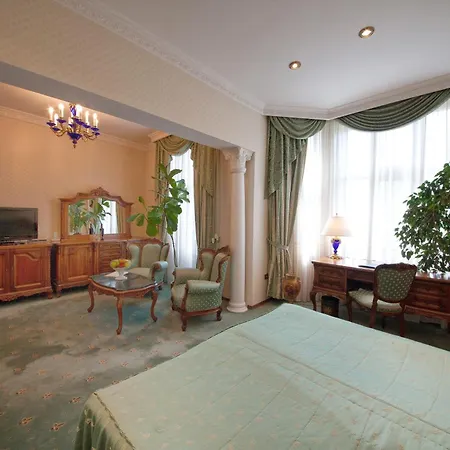 Grand London Szálloda 5*