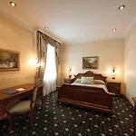 Hotel Grand London Warna