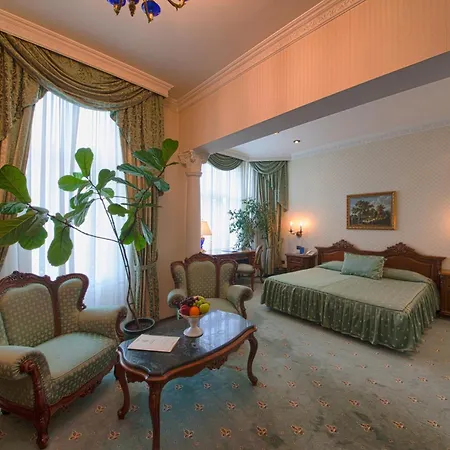 Hotel Grand London Warna
