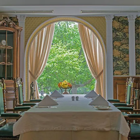 Отель Grand London 5*