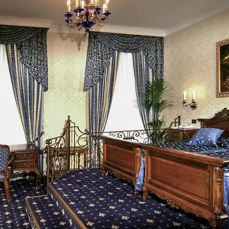 Grand London Готель