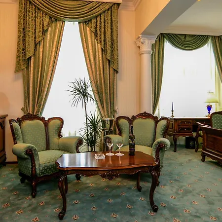 Hotel Grand London Warna