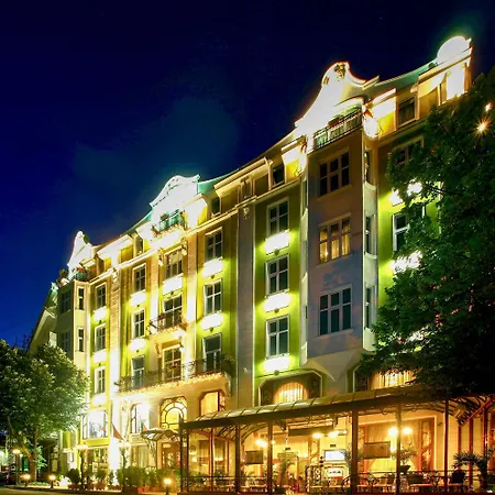 Grand London Готель
