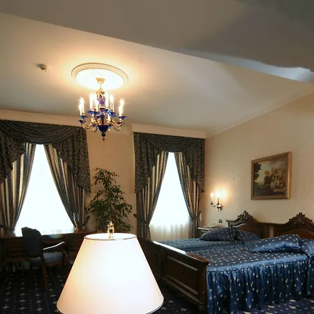 Готель Grand London